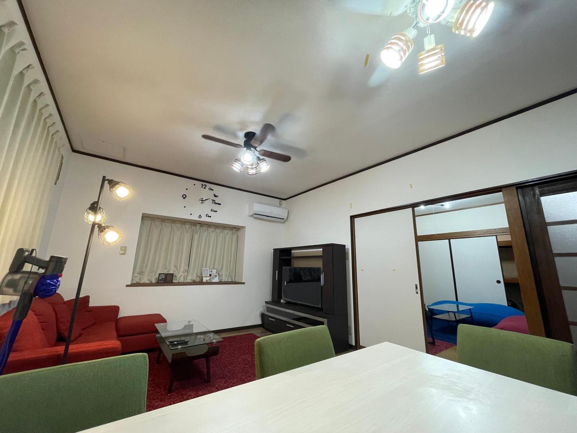 広島riverside House 無料駐車場付き 原爆ドームまで15分圏内 1棟貸切 100m2以上 大人数ok * ฮิโรชิม่า