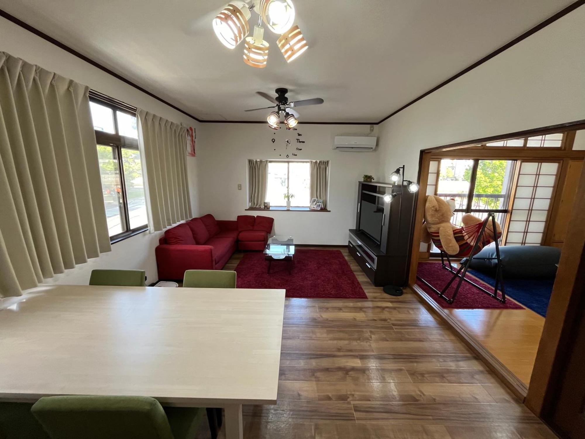 広島riverside House 無料駐車場付き 原爆ドームまで15分圏内 1棟貸切 100m2以上 大人数ok * ฮิโรชิม่า