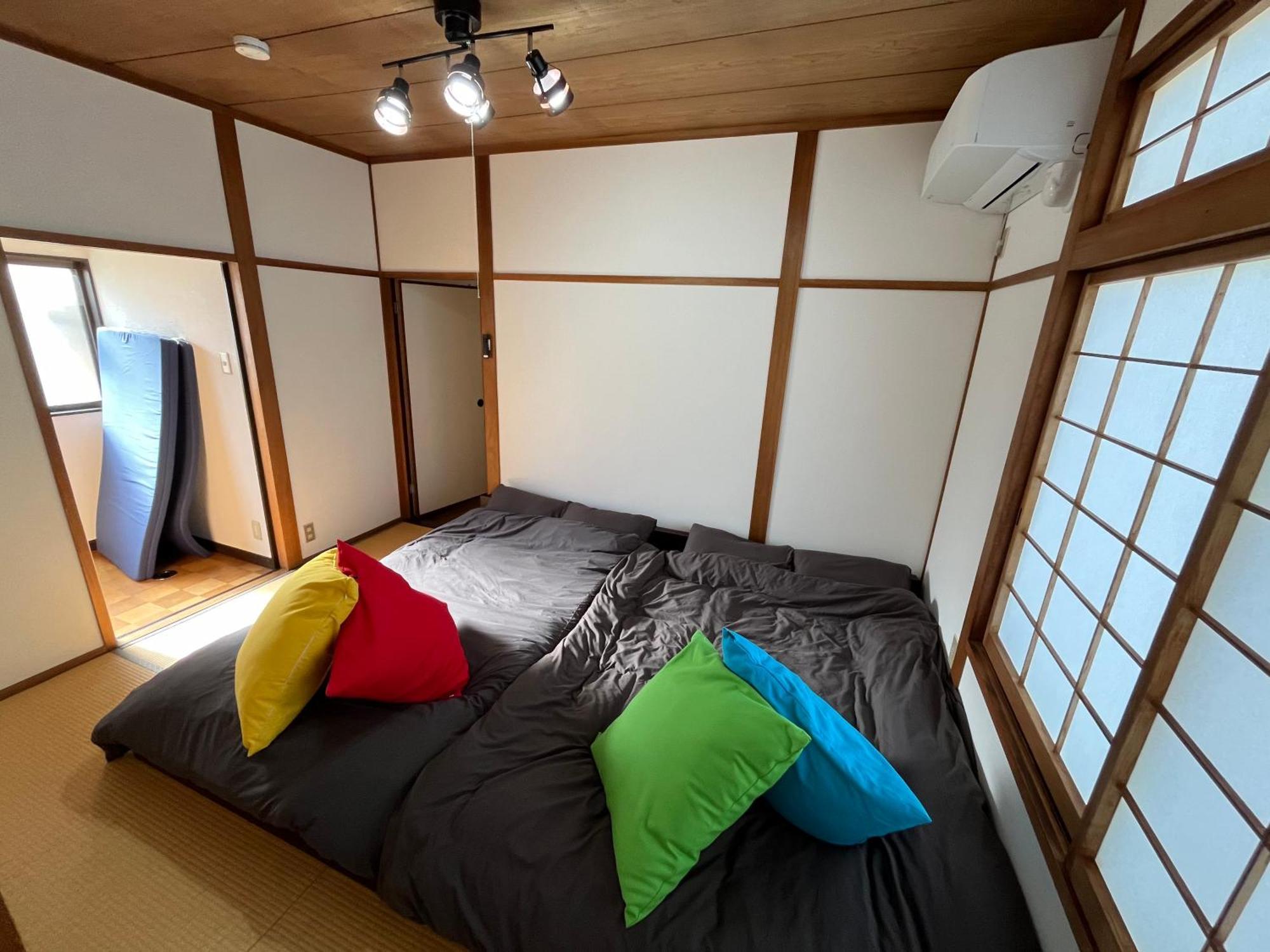 広島riverside House 無料駐車場付き 原爆ドームまで15分圏内 1棟貸切 100m2以上 大人数ok * ฮิโรชิม่า