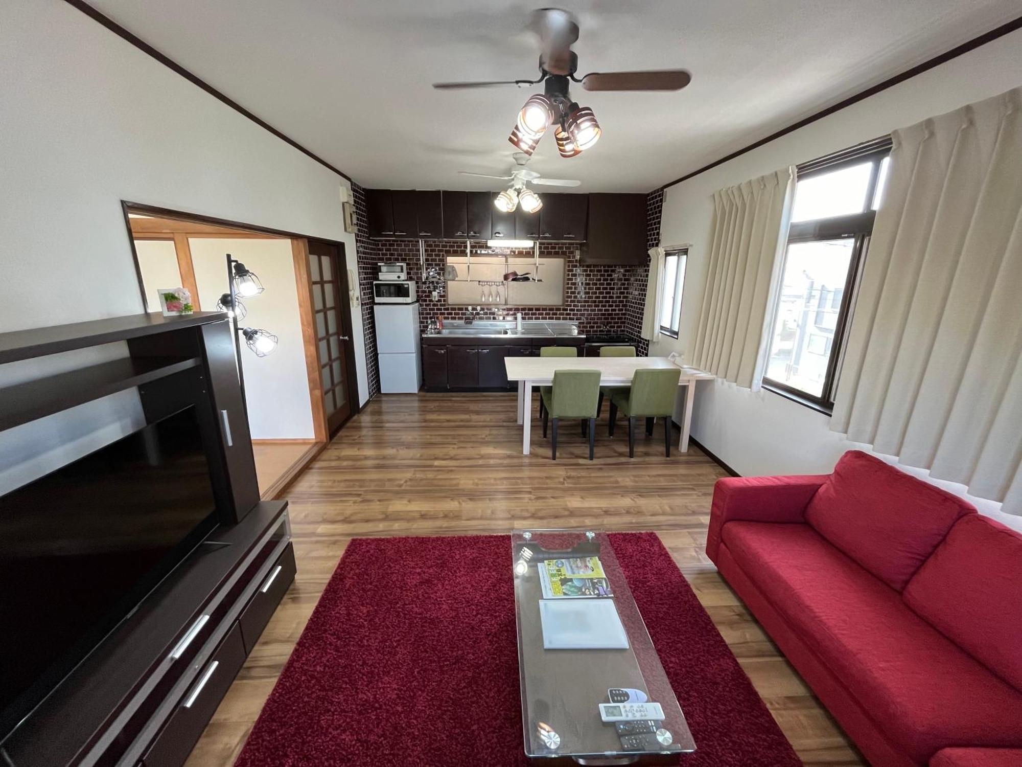 広島riverside House 無料駐車場付き 原爆ドームまで15分圏内 1棟貸切 100m2以上 大人数ok อพาร์ทเม้น *